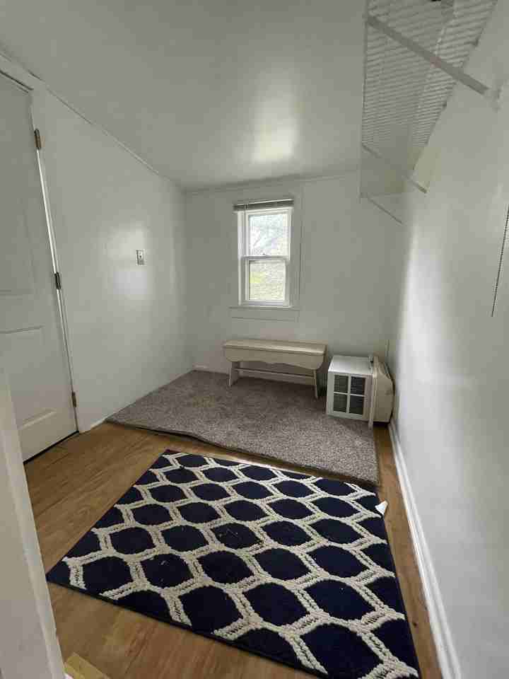 915 Adams Ave #1 - Photo 3 of 9
