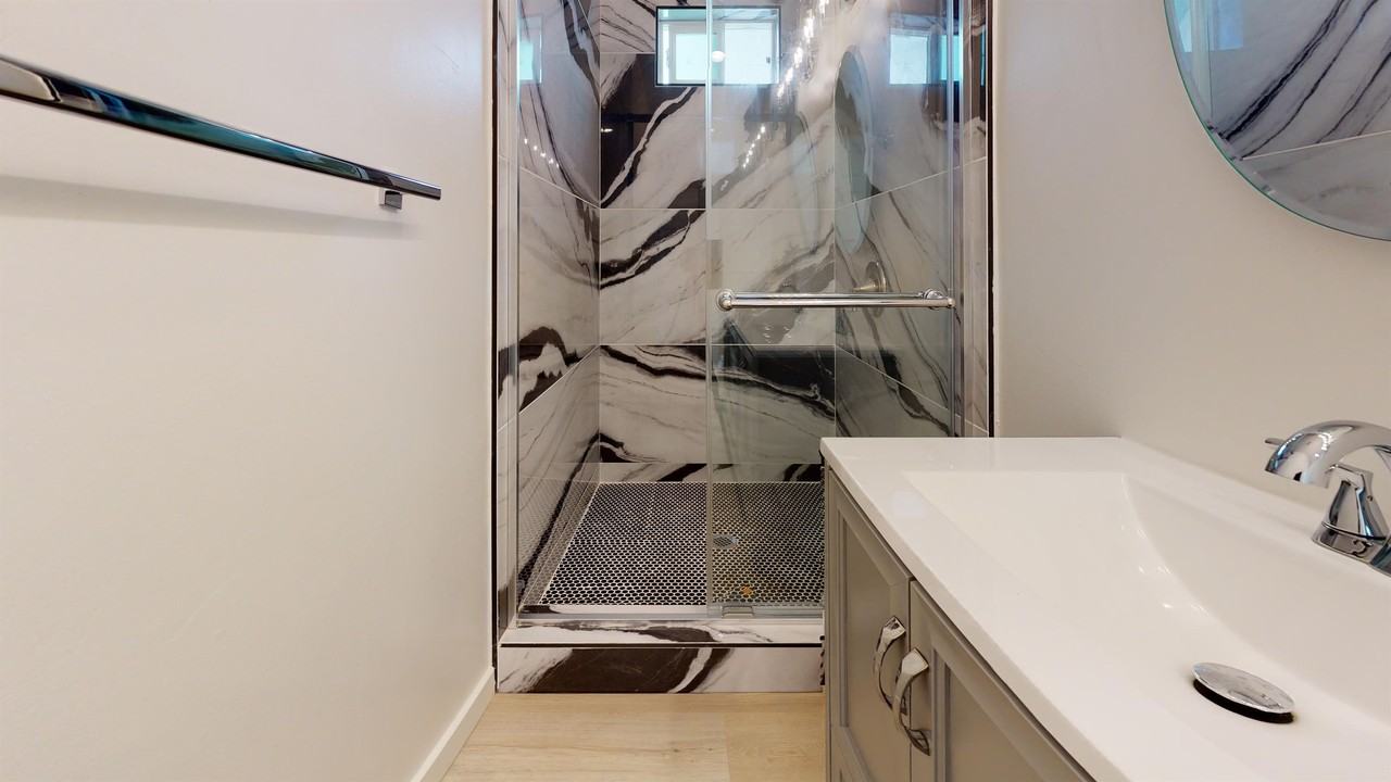 4923 Rockford Dr #4923 - Photo 5 of 18