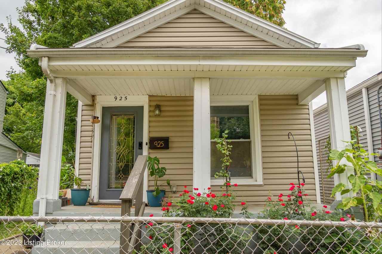 925 S Clay St - Photo 3 of 40