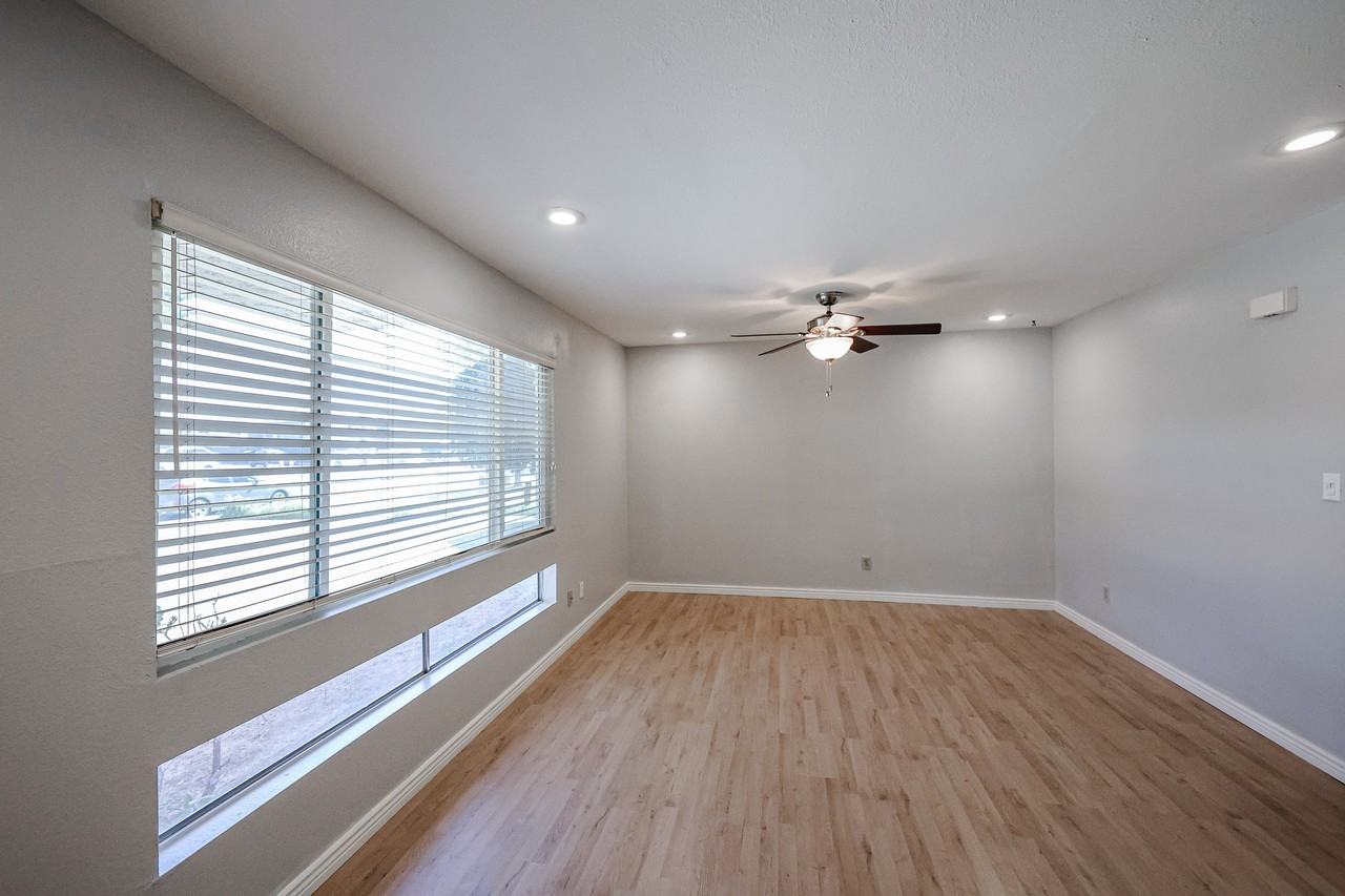 1052 S San Jose #2 - Photo 4 of 22