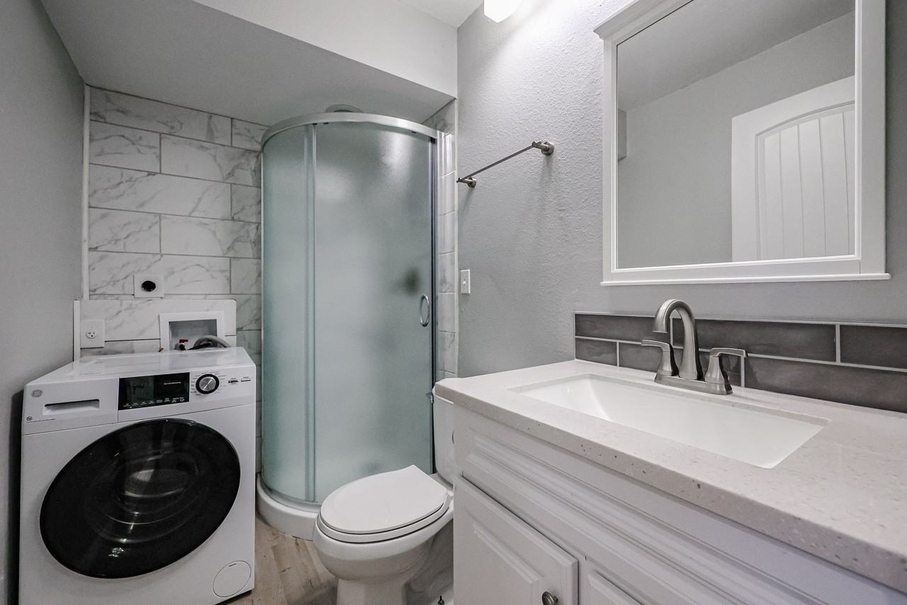 1052 S San Jose #2 - Photo 6 of 22