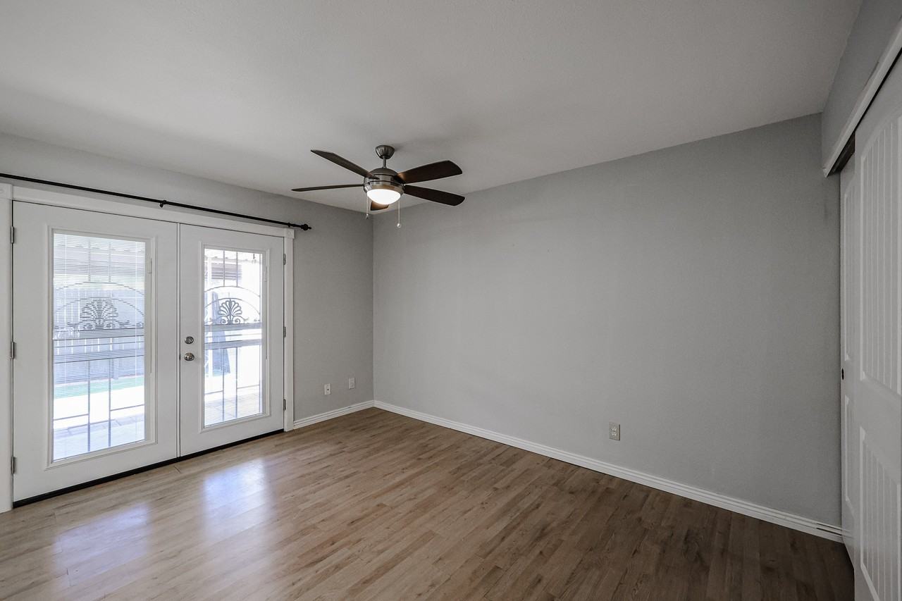 1052 S San Jose #2 - Photo 7 of 22