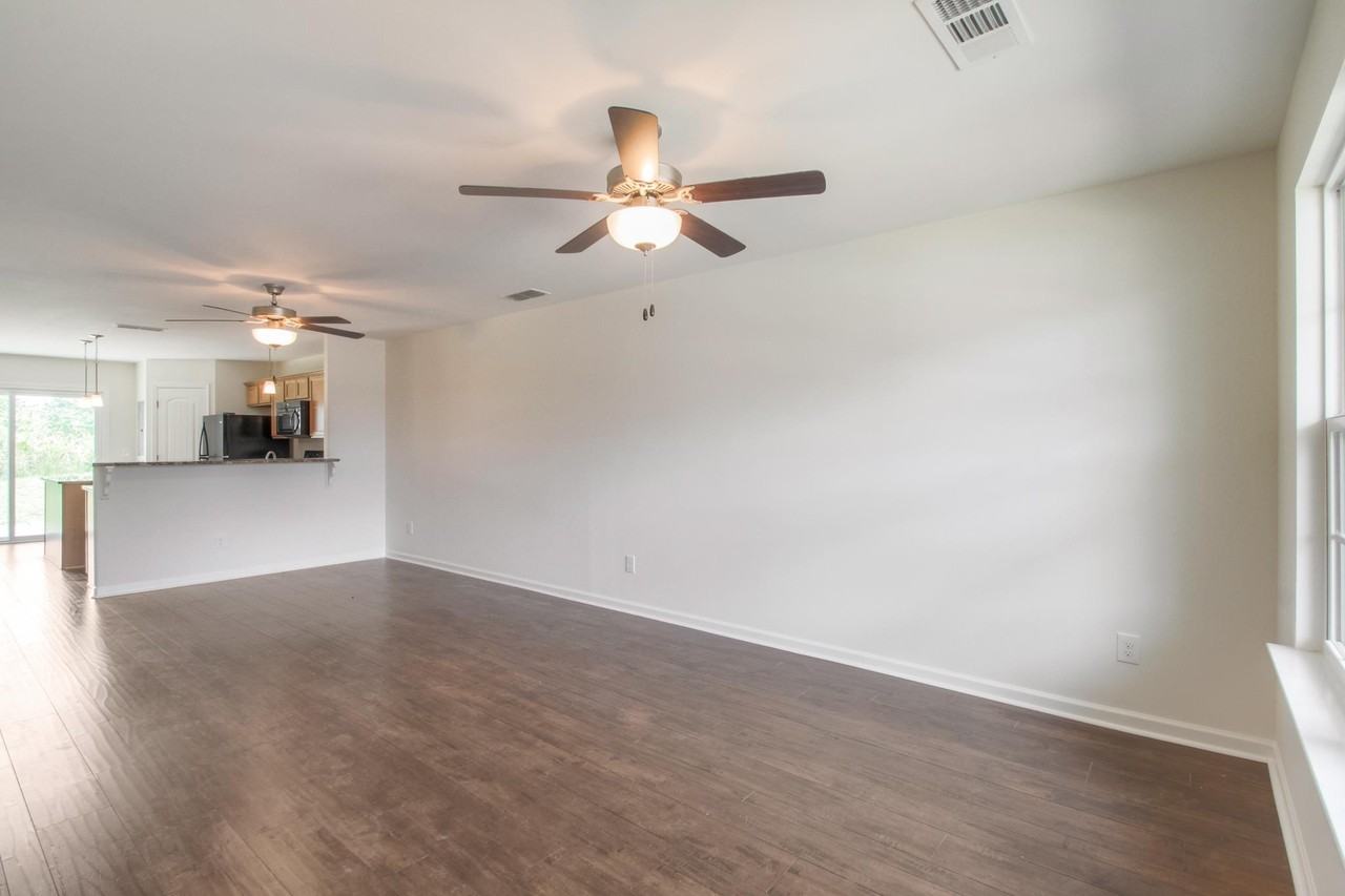 148 Cobblestone Place Dr - Photo 2 of 12
