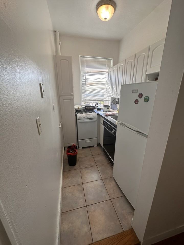 98 Park Dr #20 - Photo 3 of 6