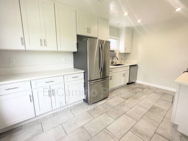 5024 W 130th St - Photo 3 of 26