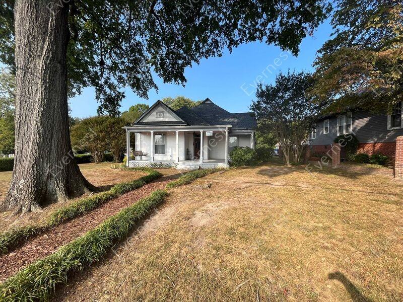 411 Cove Rd - Photo 3 of 18