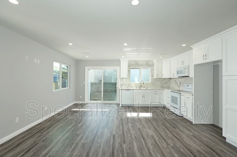 604 West Lexington Drive #A - Photo 3 of 17