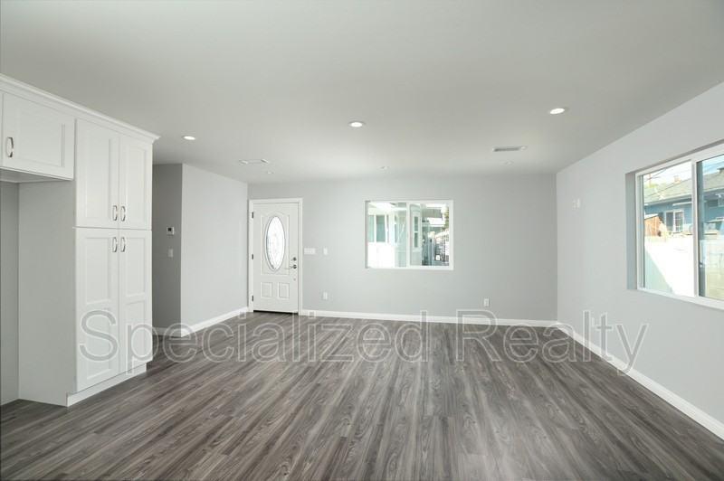 604 West Lexington Drive #A - Photo 4 of 17