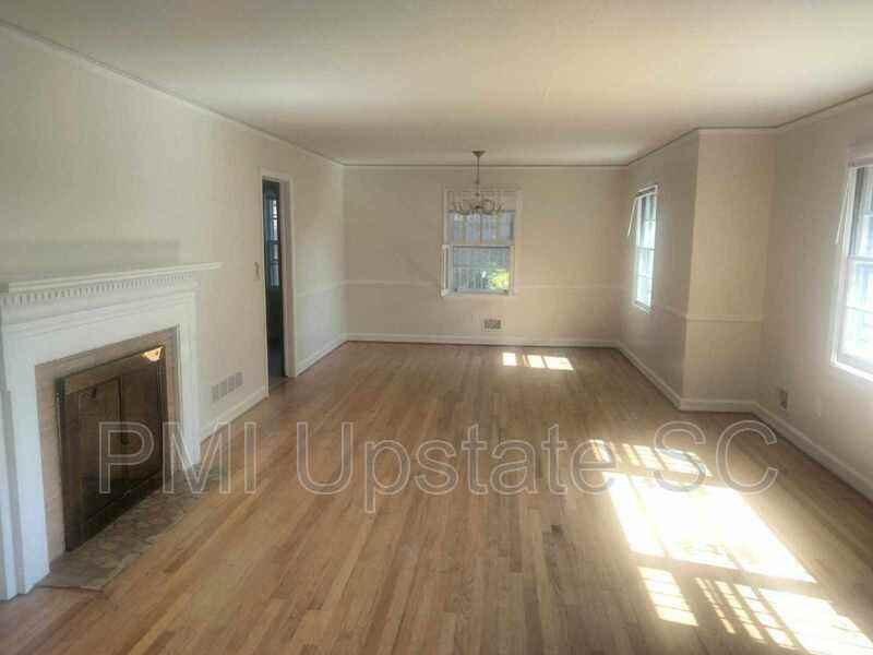 208 Greenacre Rd - Photo 2 of 13