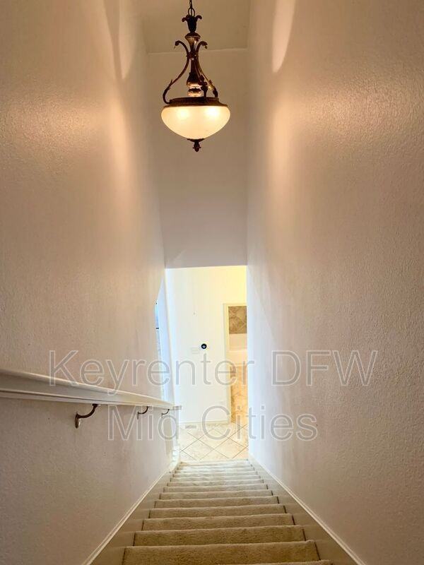 4725 Ocean Dr - Photo 2 of 25