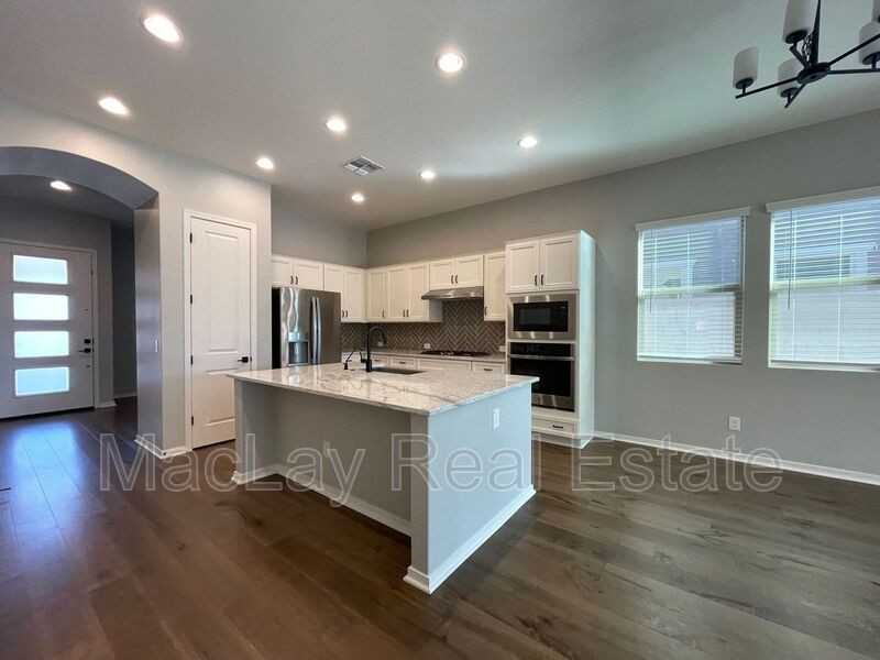 3869 E Arabian Dr - Photo 4 of 38