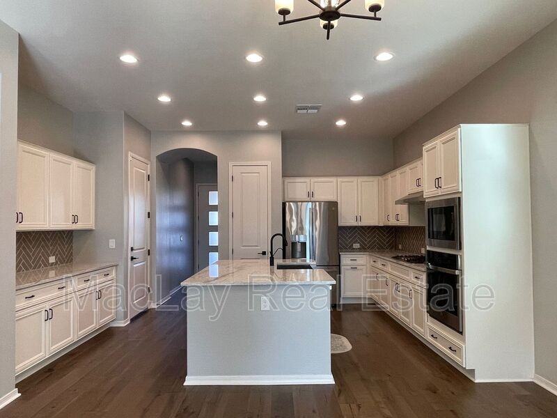 3869 E Arabian Dr - Photo 6 of 38