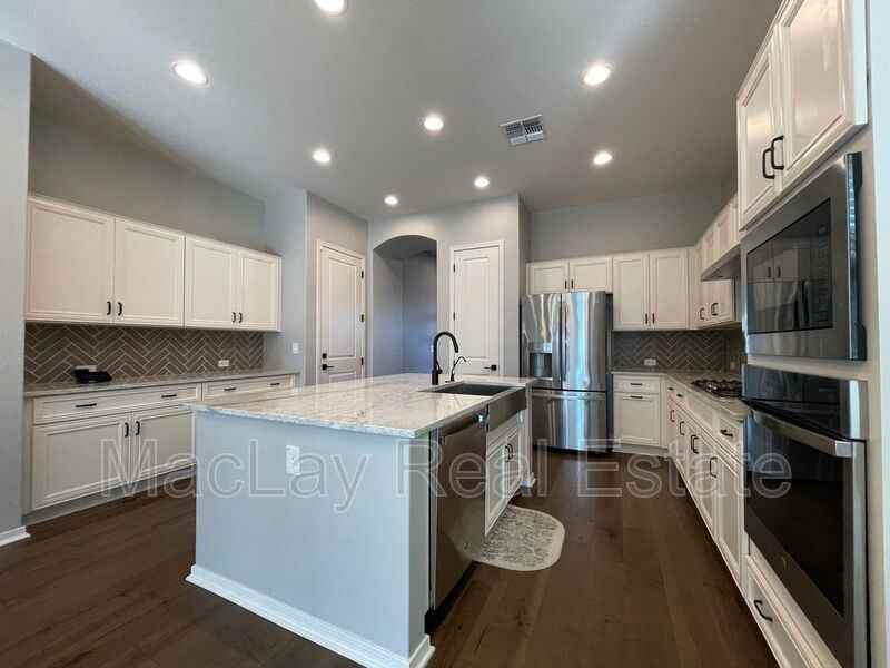 3869 E Arabian Dr - Photo 7 of 38