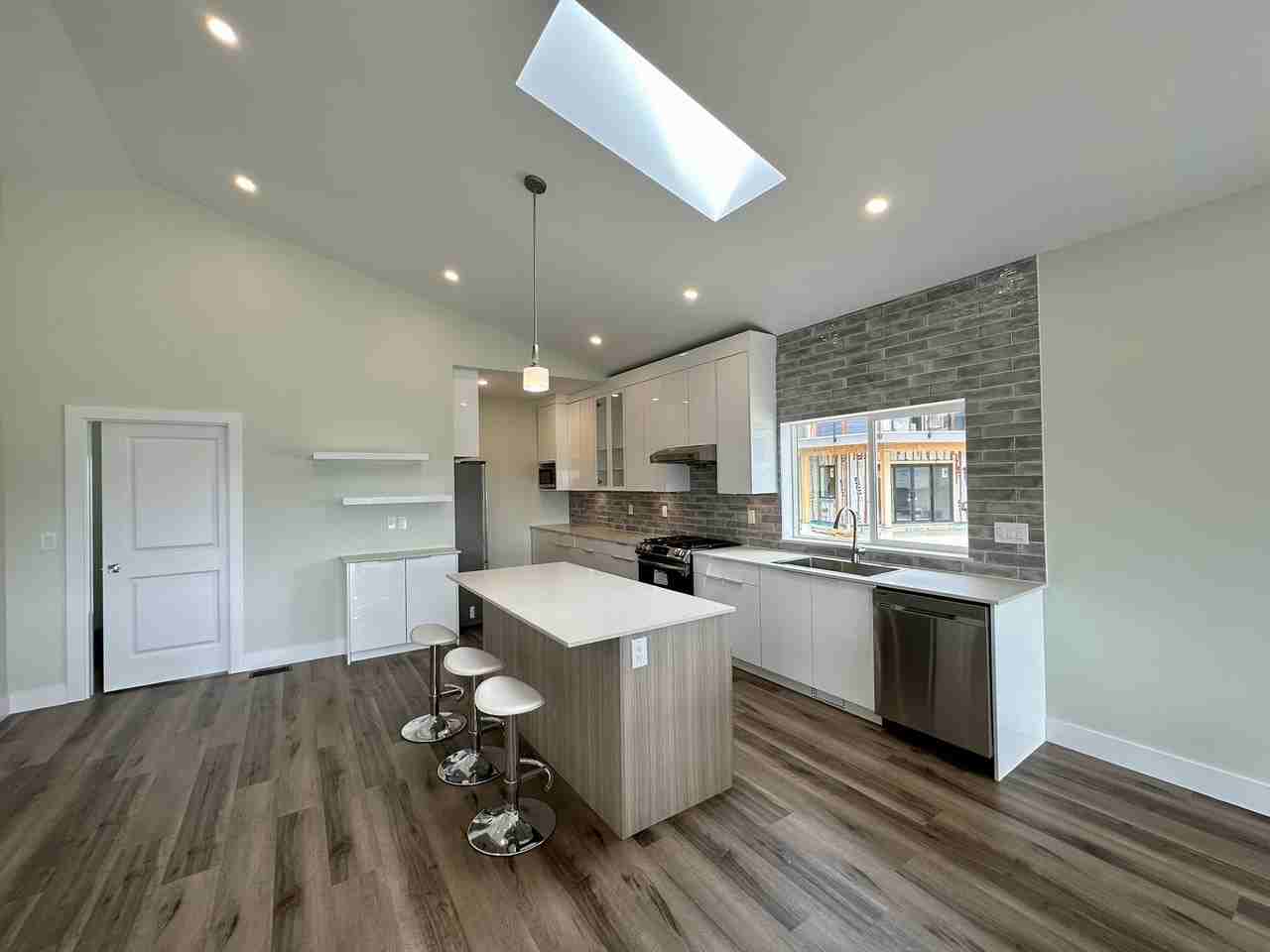 5611 Dungeness Place - Photo 3 of 15