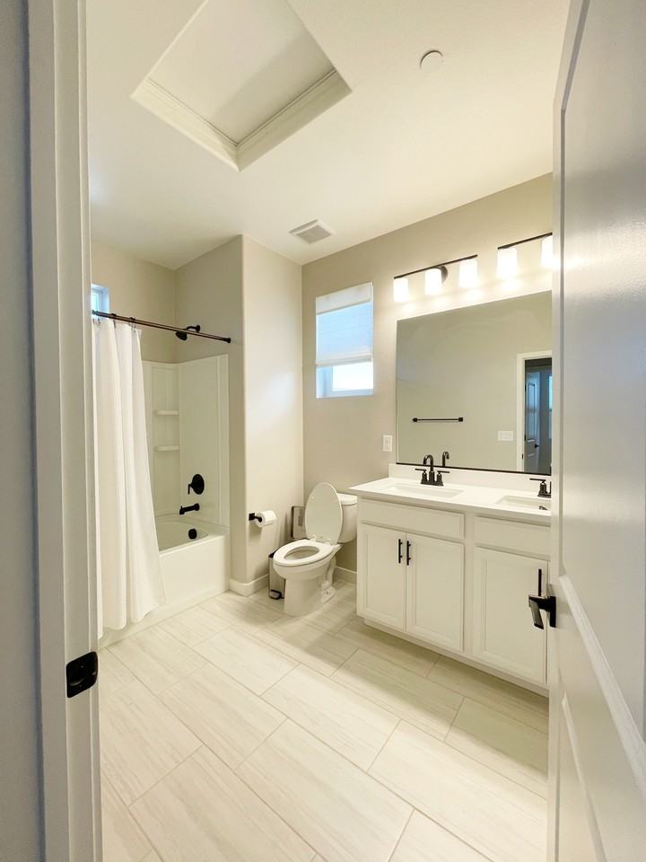 2905 Wheat Grass Street - Photo 3 of 8