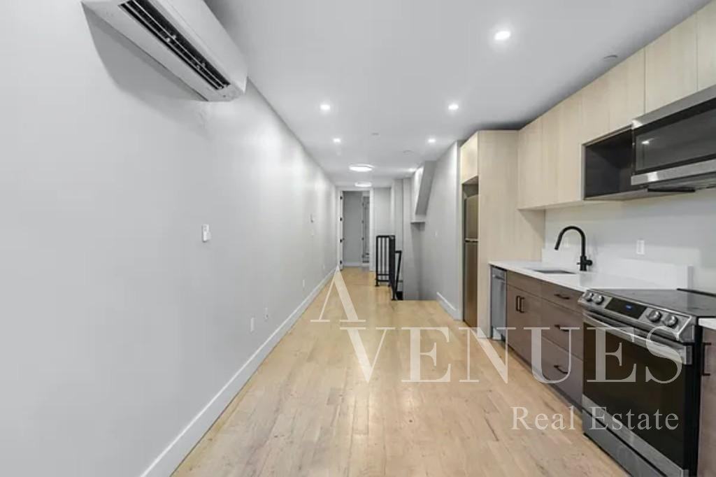 Kingsland Ave 1C, New York, NY 11222 1 Bedroom Apartment for Rent