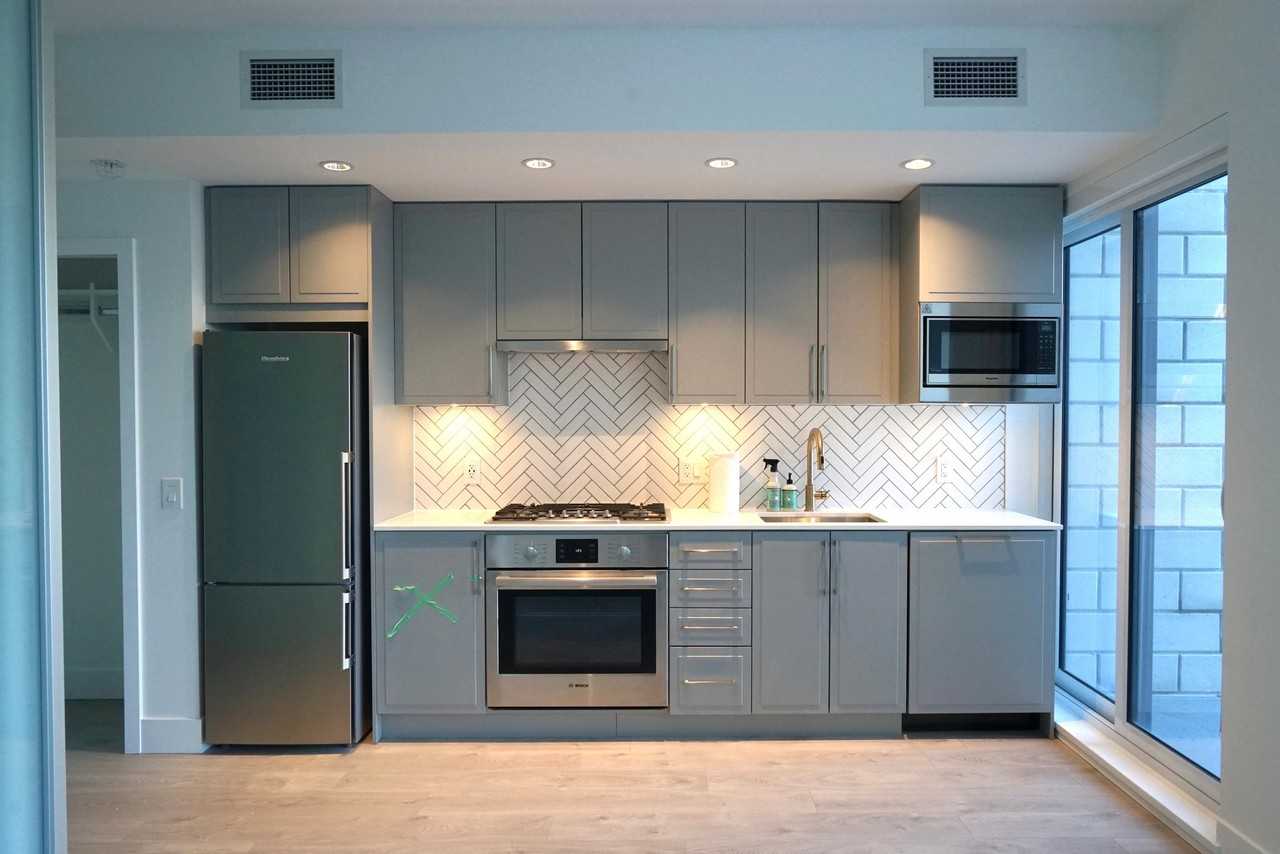 2435 Kingsway #313 - Photo 3 of 14