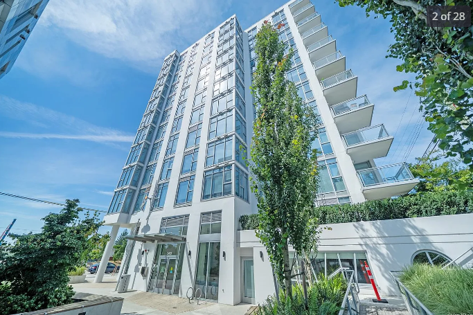 2435 Kingsway #313
