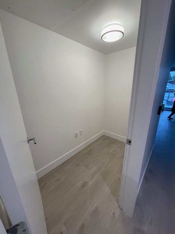 2435 Kingsway #313 - Photo 6 of 14