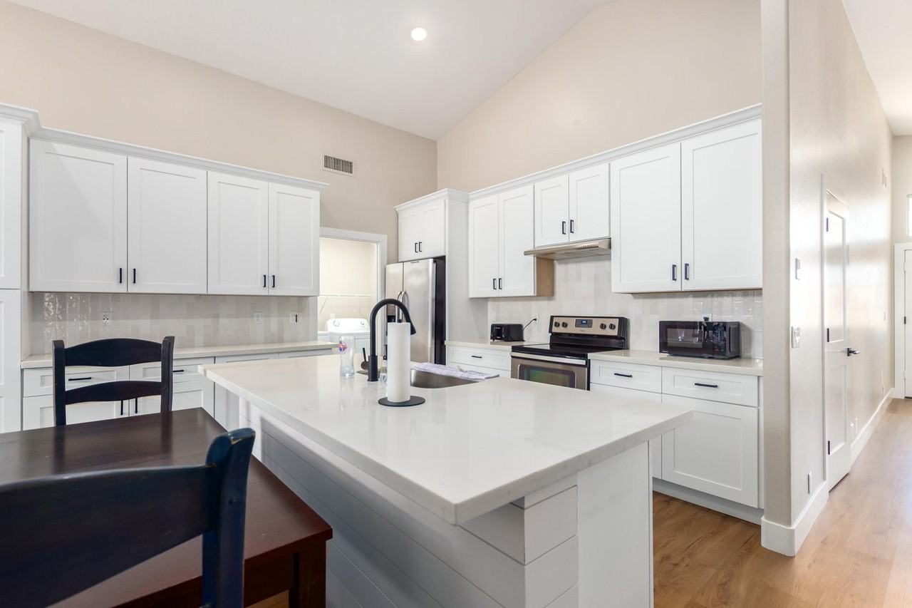 S Catherine Ct - Photo 6 of 11