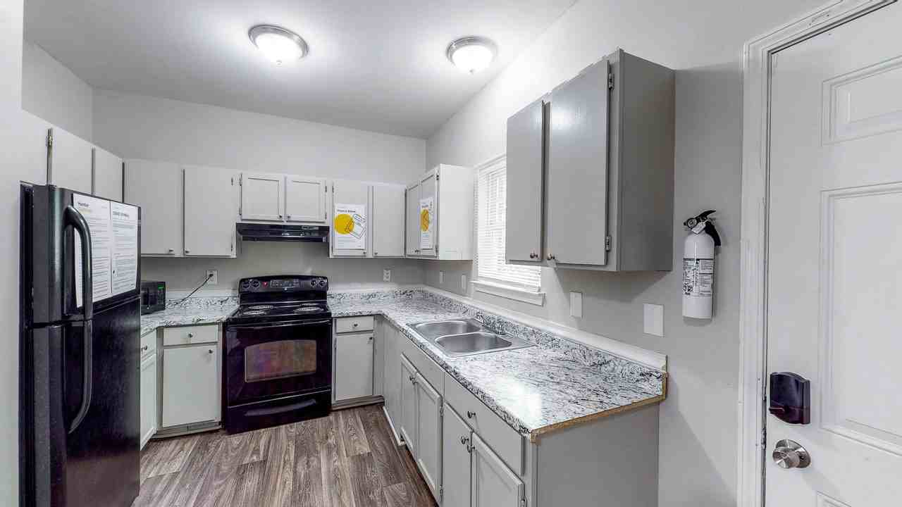 Ada Ave Nw - Photo 4 of 11