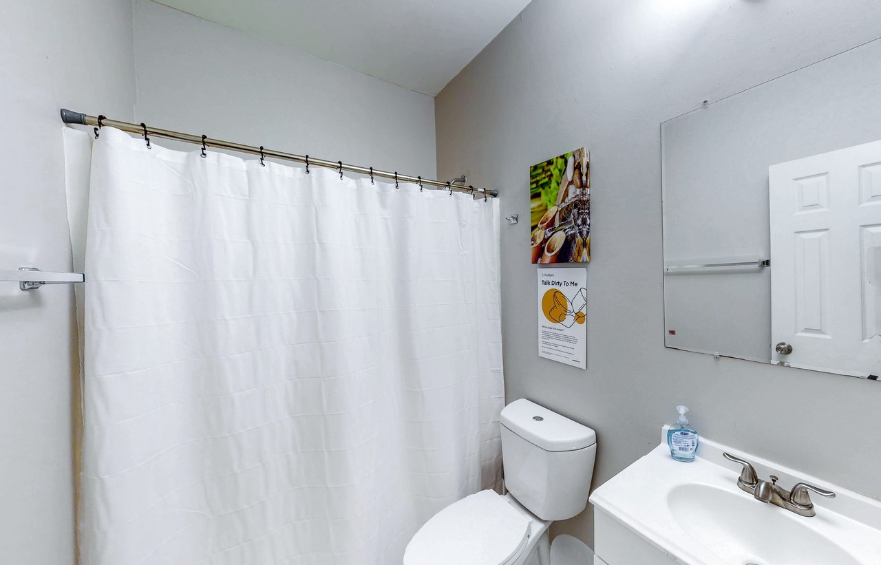 Ada Ave Nw - Photo 3 of 11