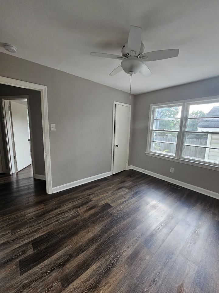 203 Stewart Street #A - Photo 4 of 11