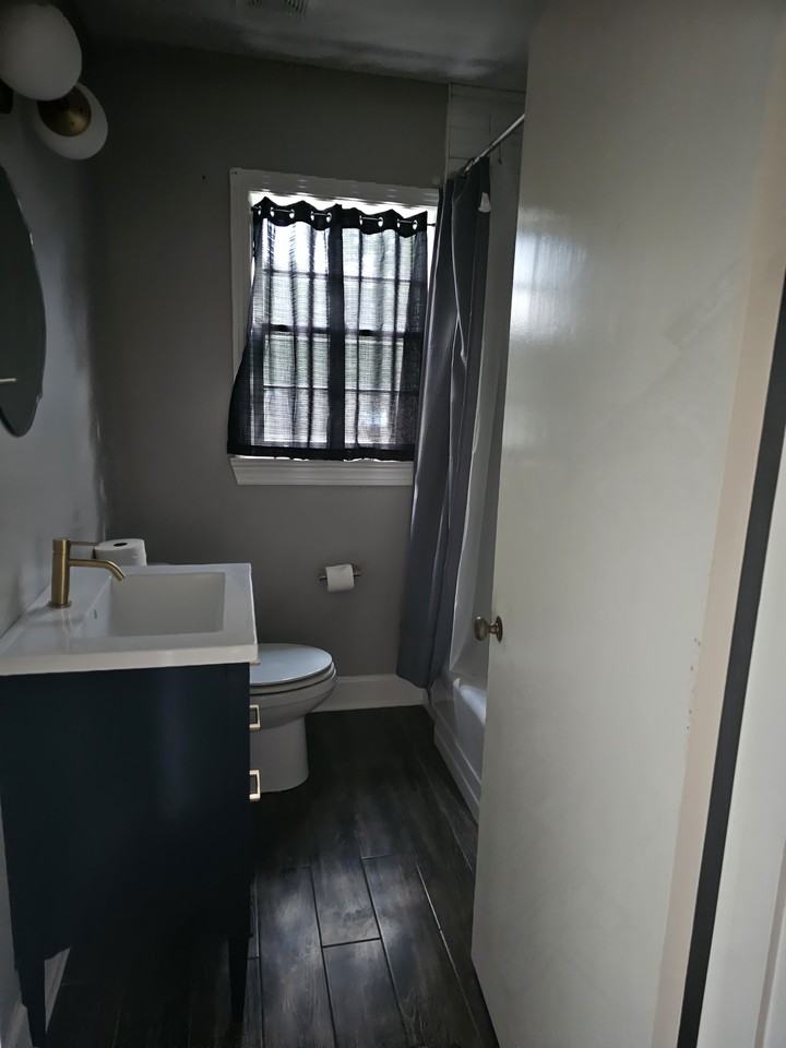 203 Stewart Street #A - Photo 5 of 11