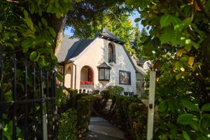 featured image of 3200 East Boulevard