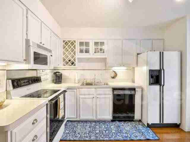 311 Ryan Ave - Photo 2 of 10