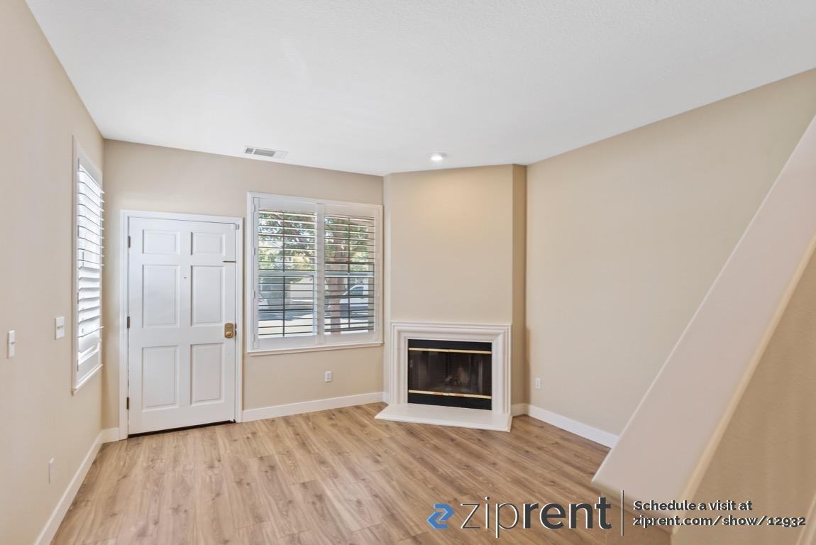 139 Concord Cir - Photo 3 of 24