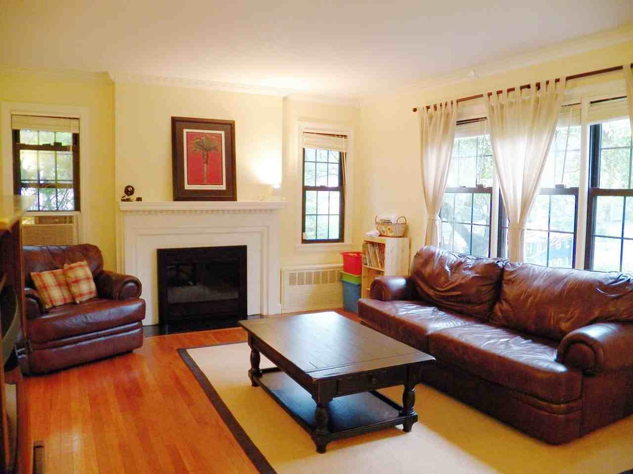 105 Pennsylvania Ave - Photo 2 of 21