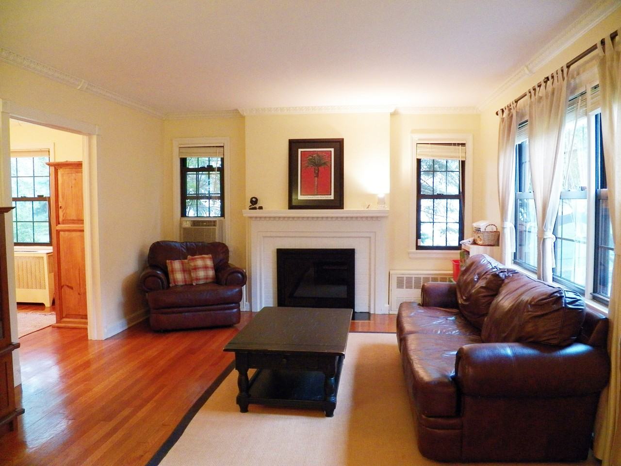 105 Pennsylvania Ave - Photo 3 of 21