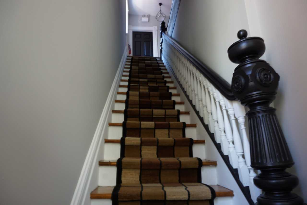 548 MacLaren - Photo 2 of 5