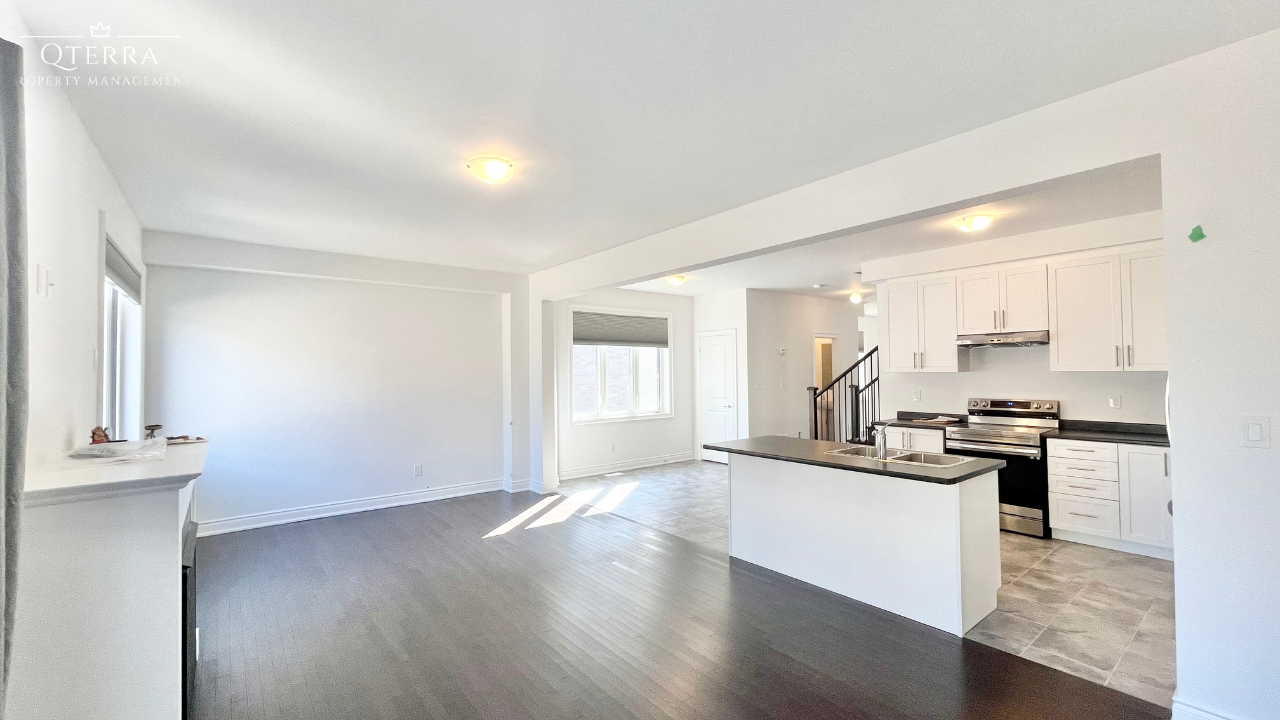 31 Lisa St, Wasaga Beach, Ontario L9Z 1J9 - Photo 3 of 15
