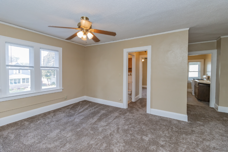 1024 3rd St S #4 - Photo 2 of 26