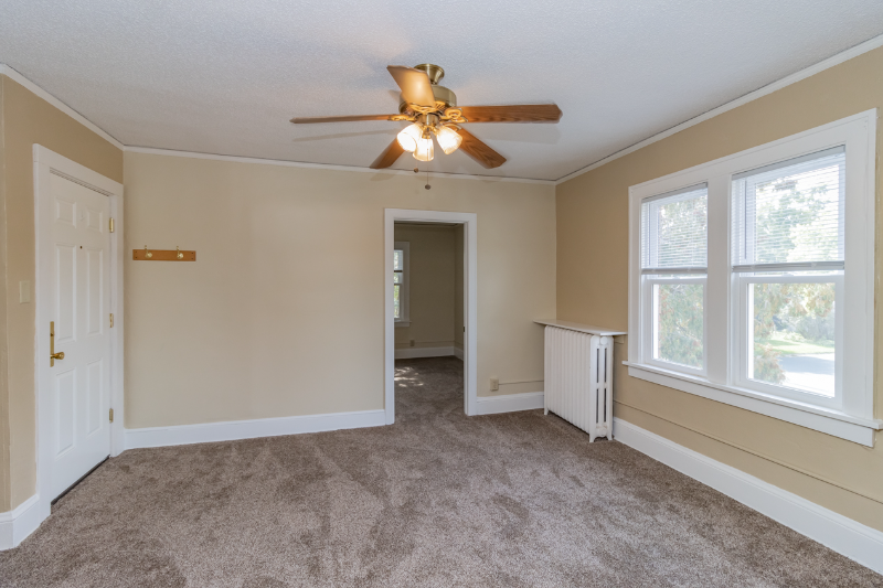 1024 3rd St S #4 - Photo 3 of 26