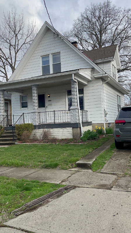 1718 Stevens Ave - Photo 2 of 13