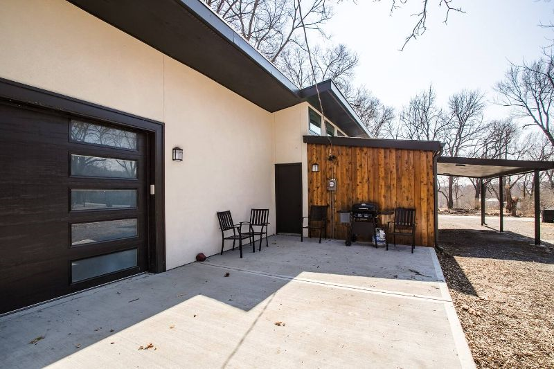 1146 E Gudgell Ave - Photo 2 of 22