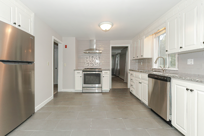 133 Greene St - Photo 3 of 37