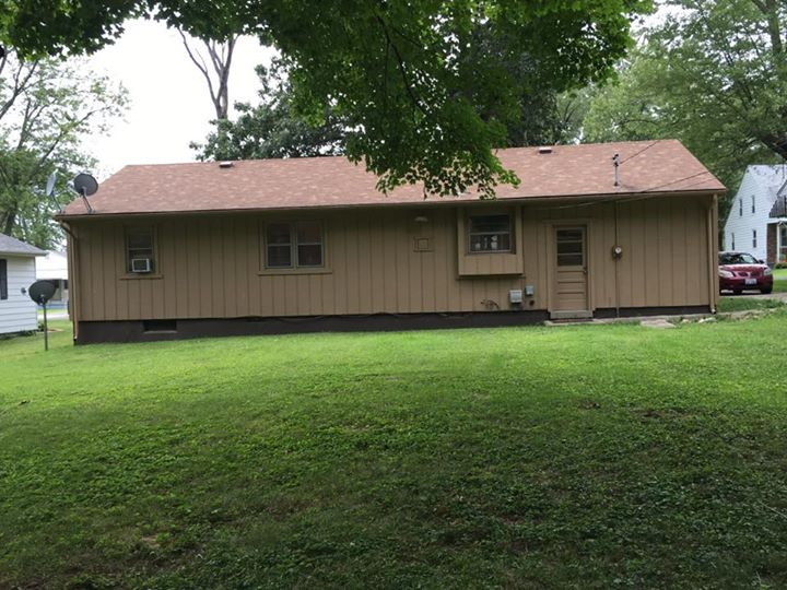 1020 N Woodlawn Ave - Photo 2 of 11