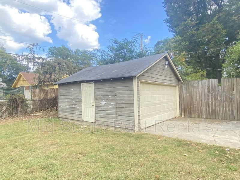 1820 Netherwood Ave - Photo 2 of 13