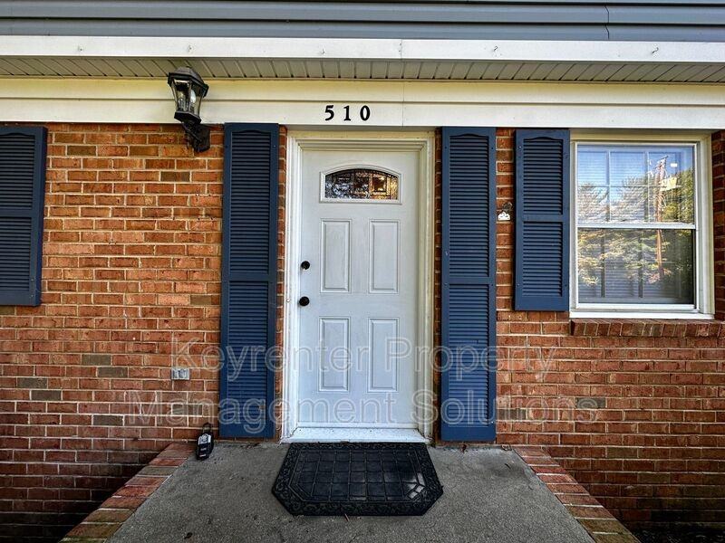 510 Shore Rd - Photo 4 of 42
