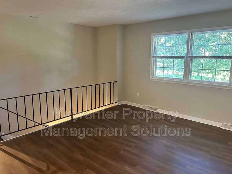 510 Shore Rd - Photo 7 of 42