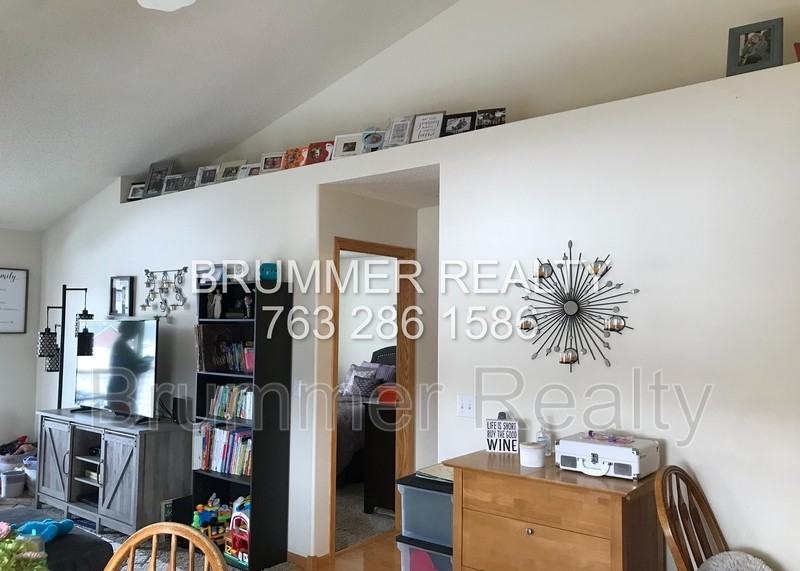 15424 Fluorine St Nw - Photo 2 of 26