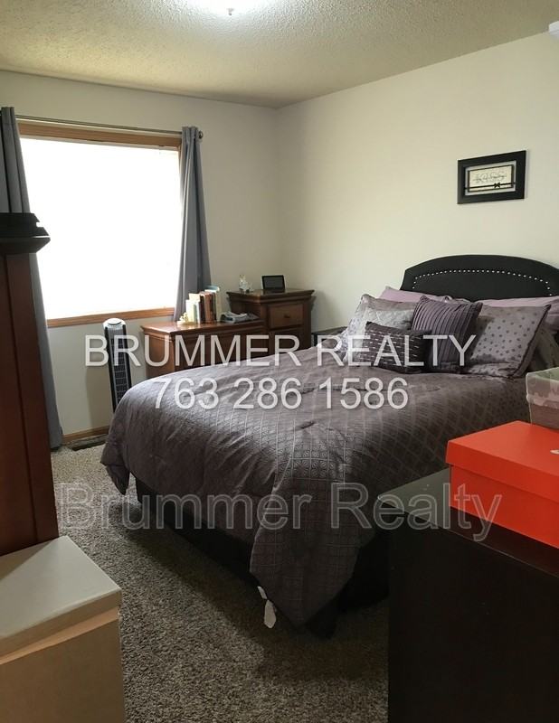 15424 Fluorine St Nw - Photo 3 of 26