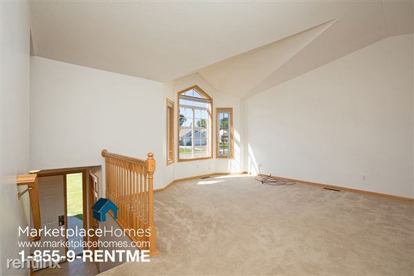 709 Buffalo Hills St - Photo 2 of 16