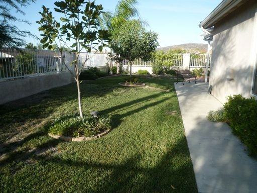 2402 Columbine Dr - Photo 3 of 13