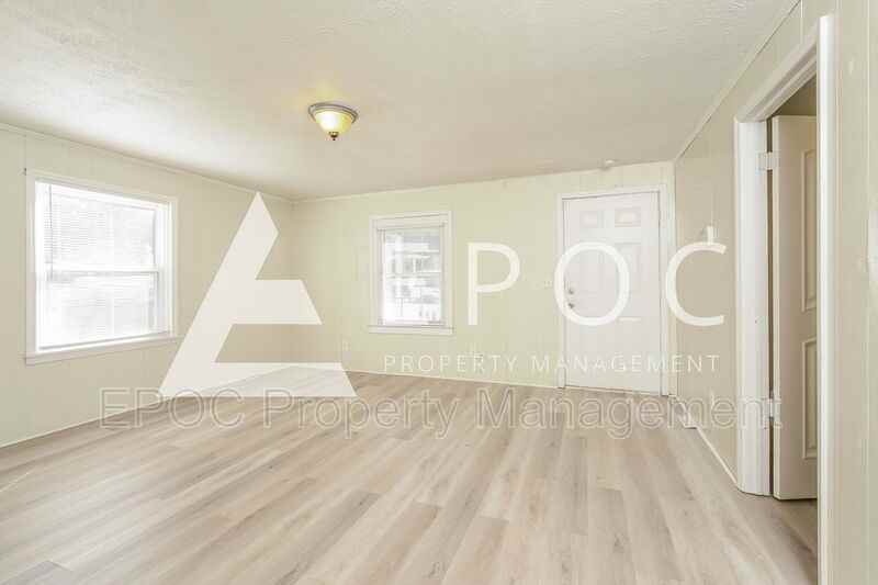 509 N Jackson Ave - Photo 3 of 15