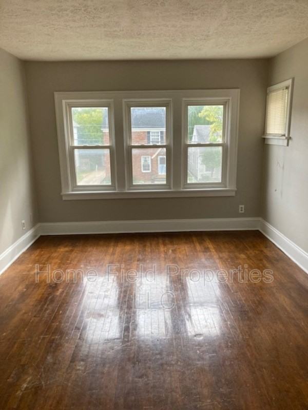 11312 Thrush Ave #UP - Photo 3 of 9